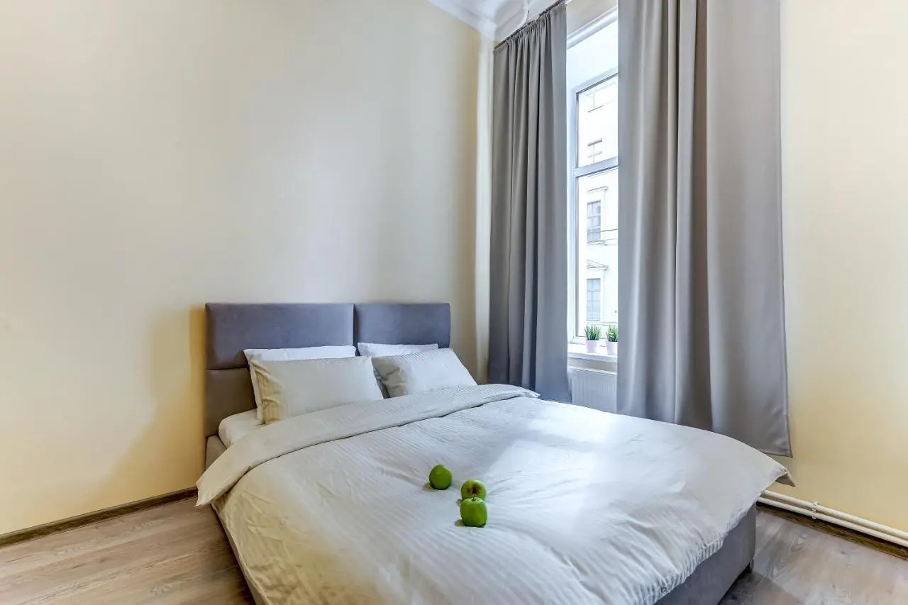 Санкт-Петербург: Admiral 5BR Apartment