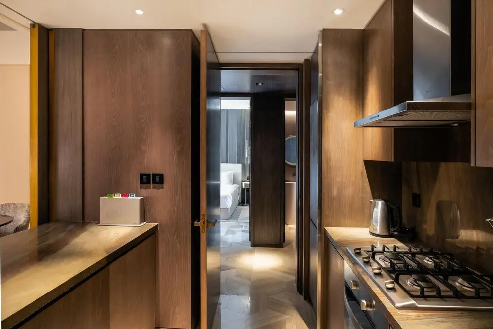 Дубай: Luxury Apartment w Incredible Views at Five on the Palm