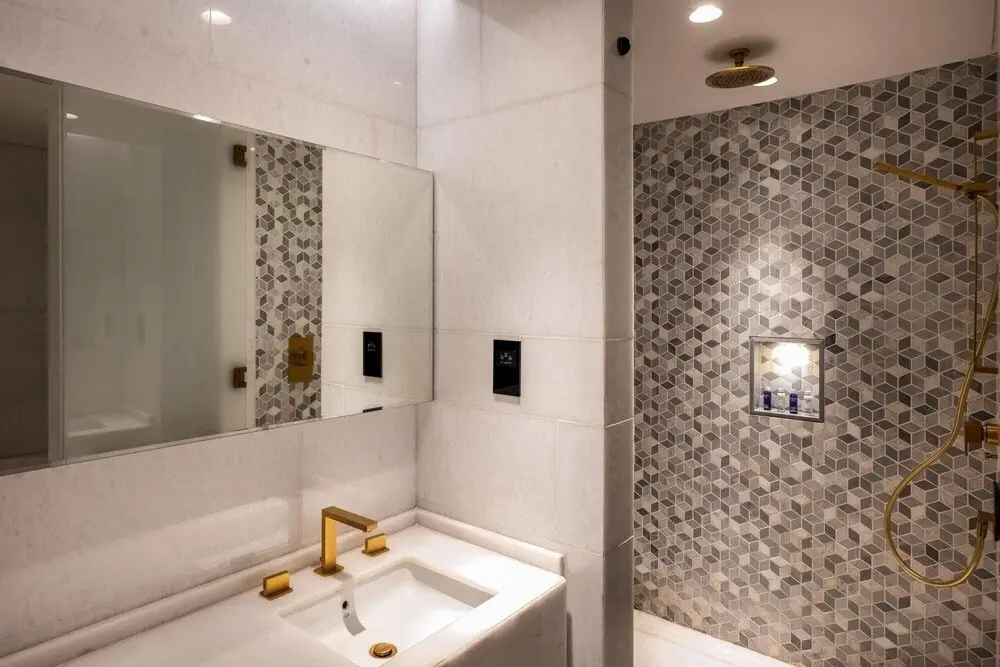 Дубай: Luxury Apartment w Incredible Views at Five on the Palm