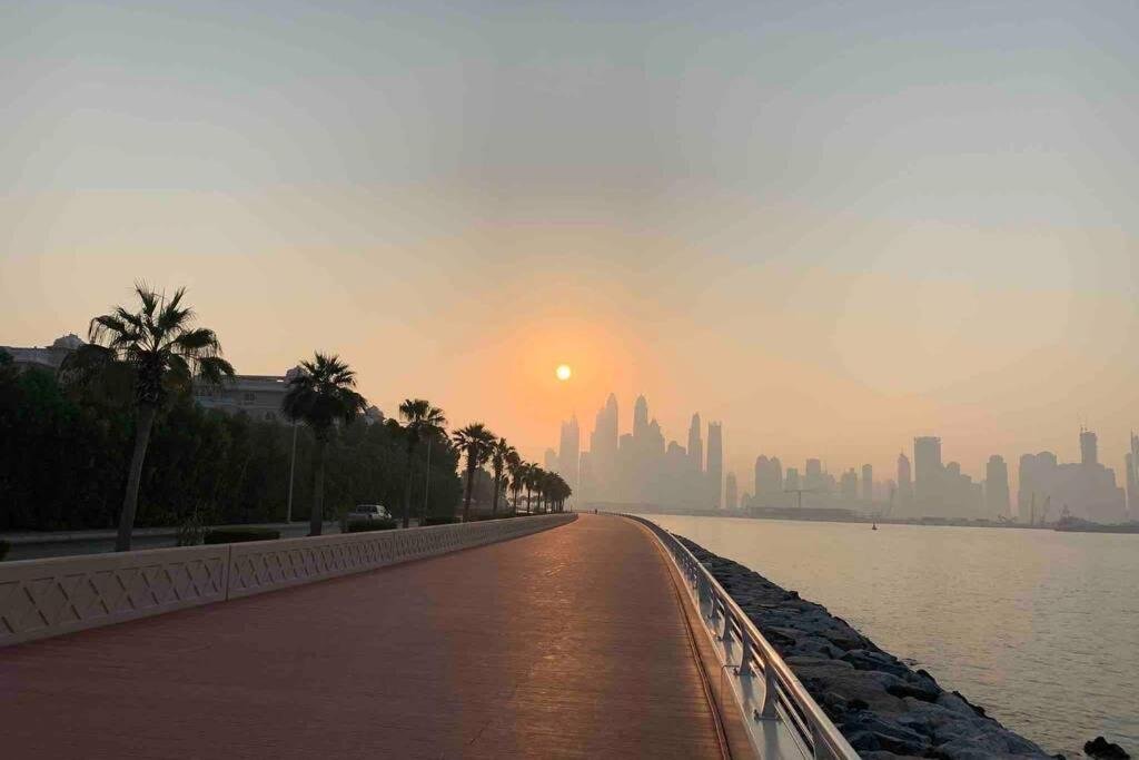 Balqis Residense Palm Jumeirah,Pool, Beach, Top floor, Full sea view, Restaurants — фото 1