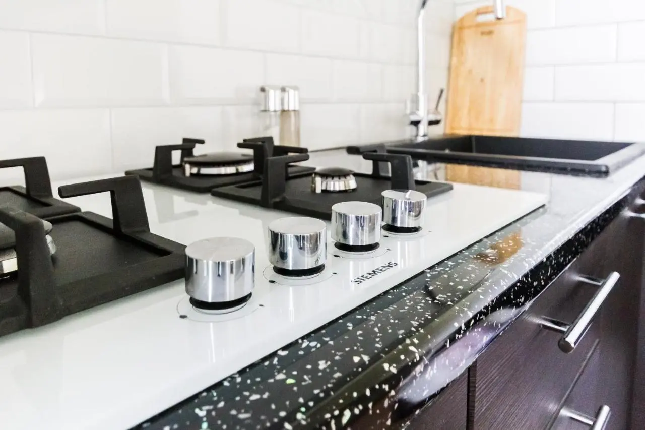 Санкт-Петербург: Light comfortable apartment with 2 bedrooms