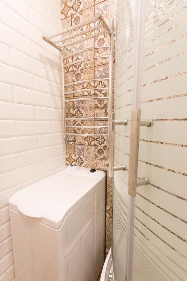 Санкт-Петербург: Light comfortable apartment with 2 bedrooms