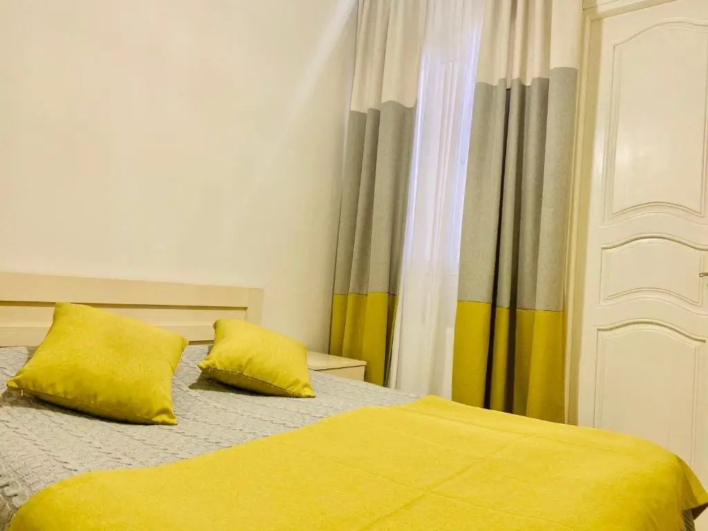 Тбилиси: Apartment With Yard In Old Tbilisi