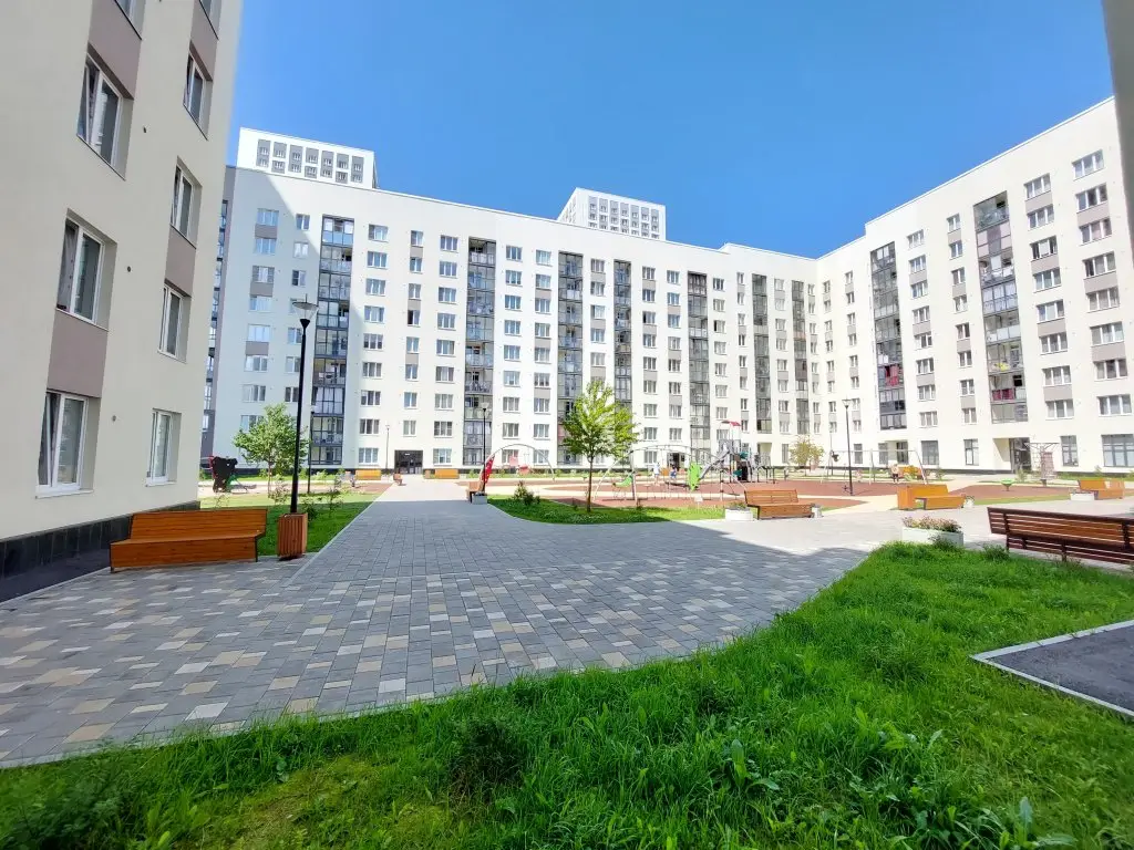 Три квартиры на Сахарова — фото 1