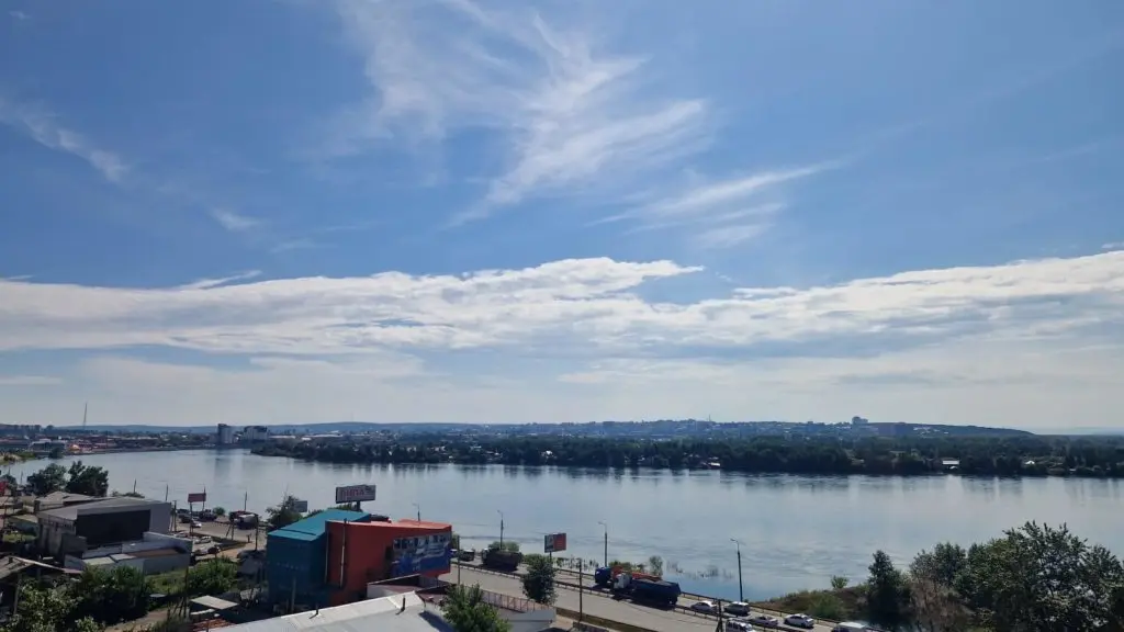 Иркутск: Апартаменты на улице Сурнова 30/6
