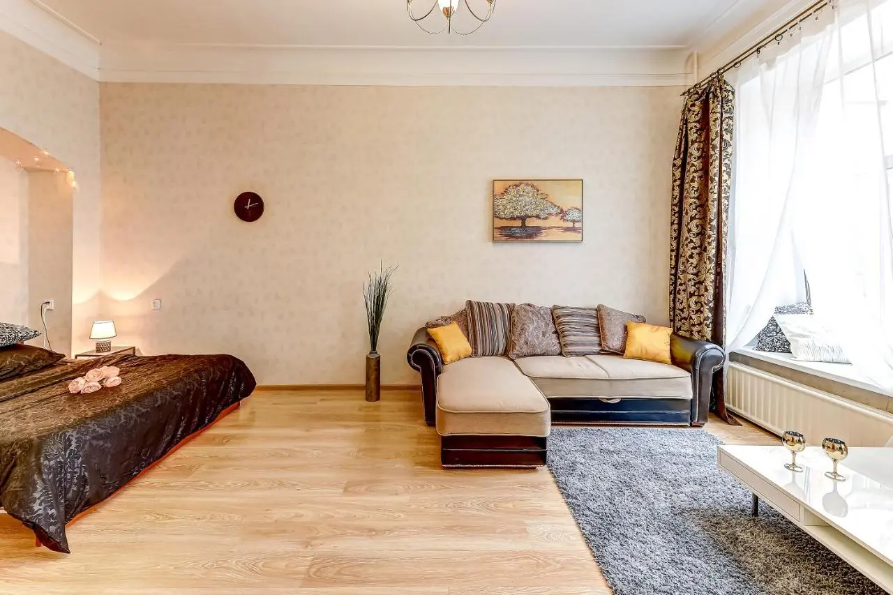 Санкт-Петербург: Excellent Apartment behind the Kazan Cathedral