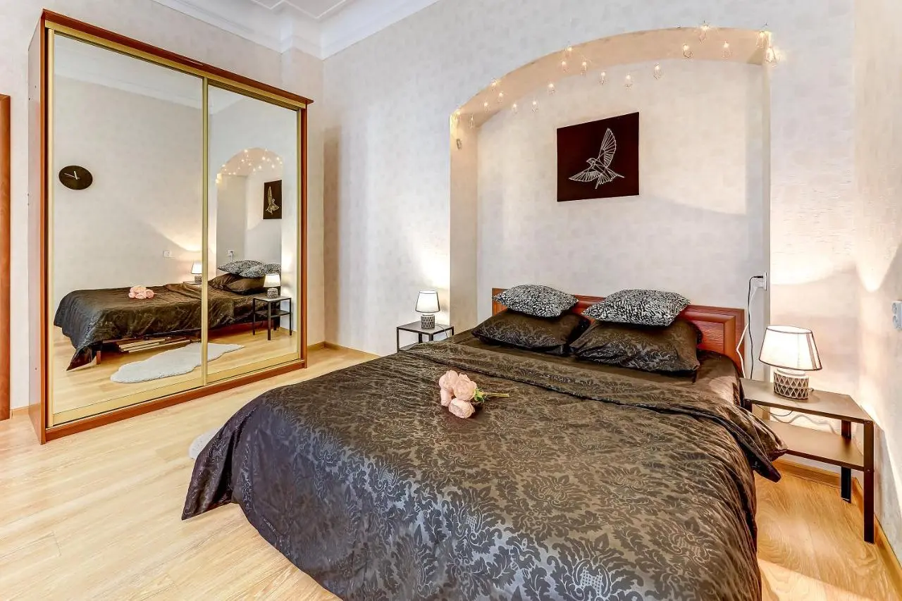 Санкт-Петербург: Excellent Apartment behind the Kazan Cathedral