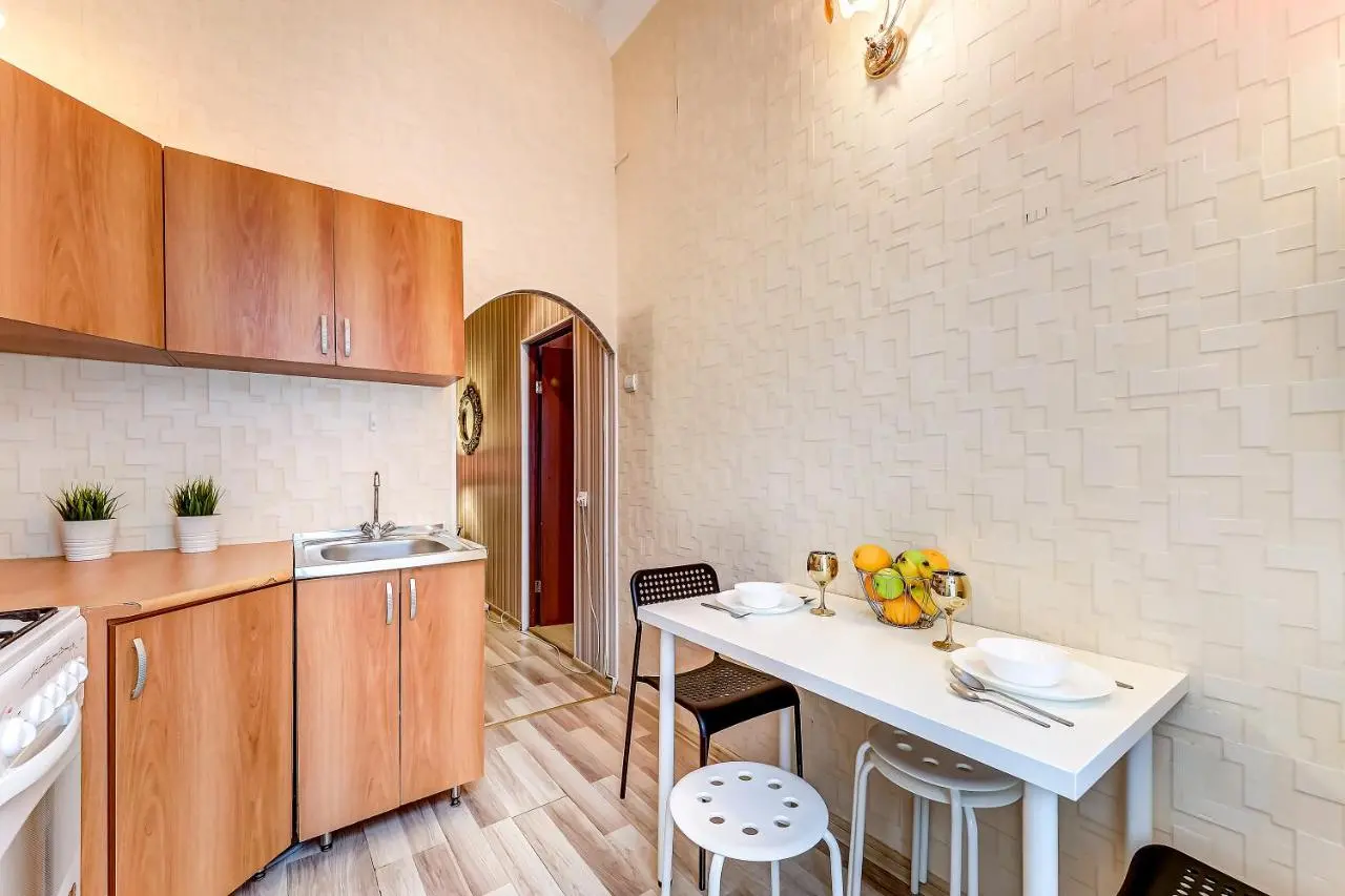 Санкт-Петербург: Excellent Apartment behind the Kazan Cathedral