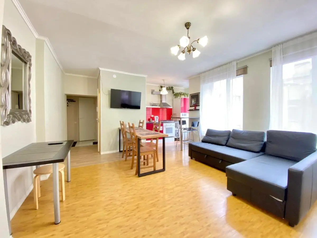 Sukhaparina: Milne Apartments