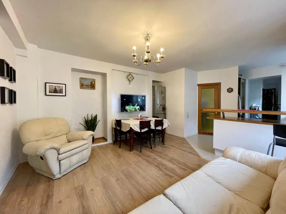 Sukhaparina: Milne Apartments