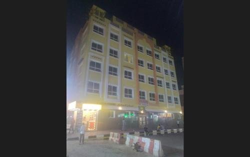 Дубай: DUBAI CREECK REALTY Hostel Deluxe Studio,Bed Space and Partitions