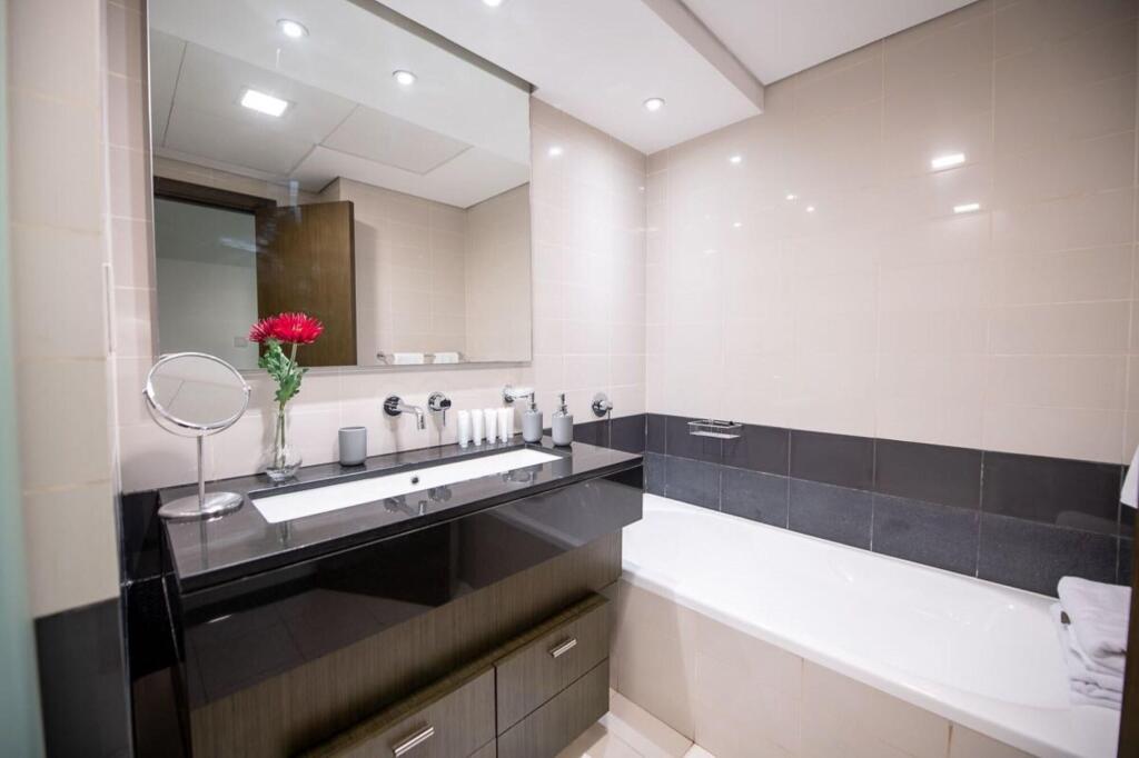 Дубай: OSKENA Vacation Homes - The Loft Tower Downtown