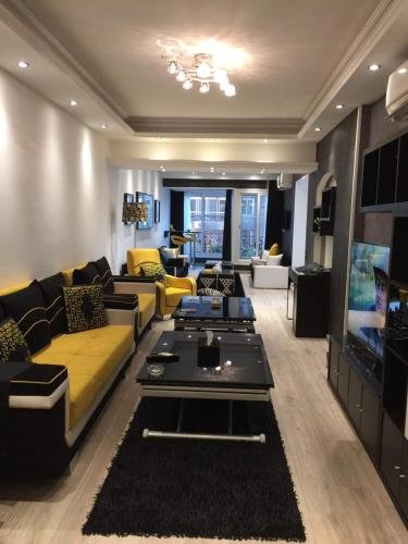 Гиза: Luxury Mohandeseen Apartment