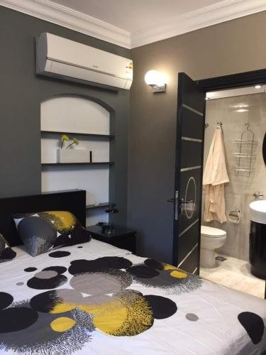 Гиза: Luxury Mohandeseen Apartment