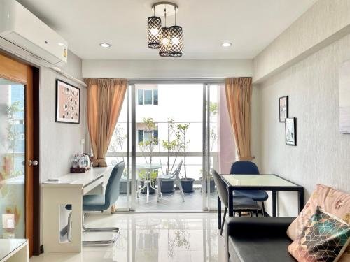 Бангкок: Modern Unit at Lumpini,Sathon by Sabai, Bangkok