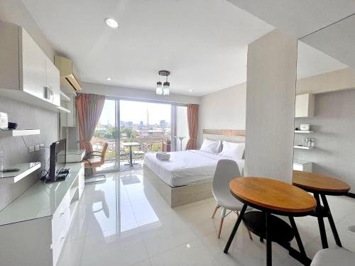 Бангкок: Modern Unit at Lumpini,Sathon by Sabai, Bangkok