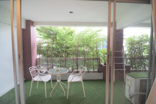 Бангкок: Modern Unit at Lumpini,Sathon by Sabai, Bangkok