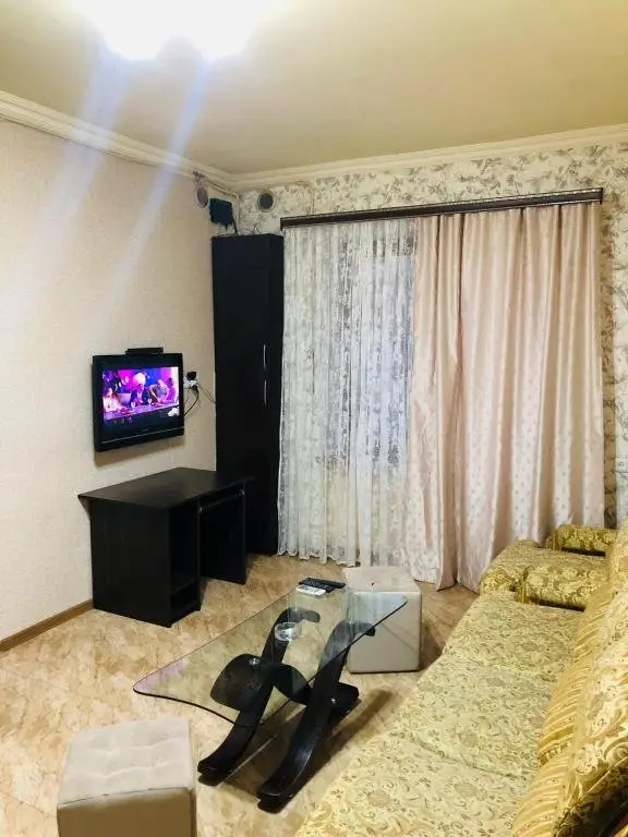 Ереван: Apartment in Zakyan Street