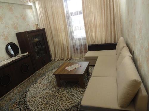 Баку: Apartment near Khatai