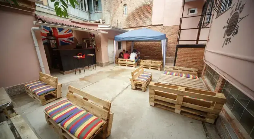 Тбилиси: Red Wall Hostel
