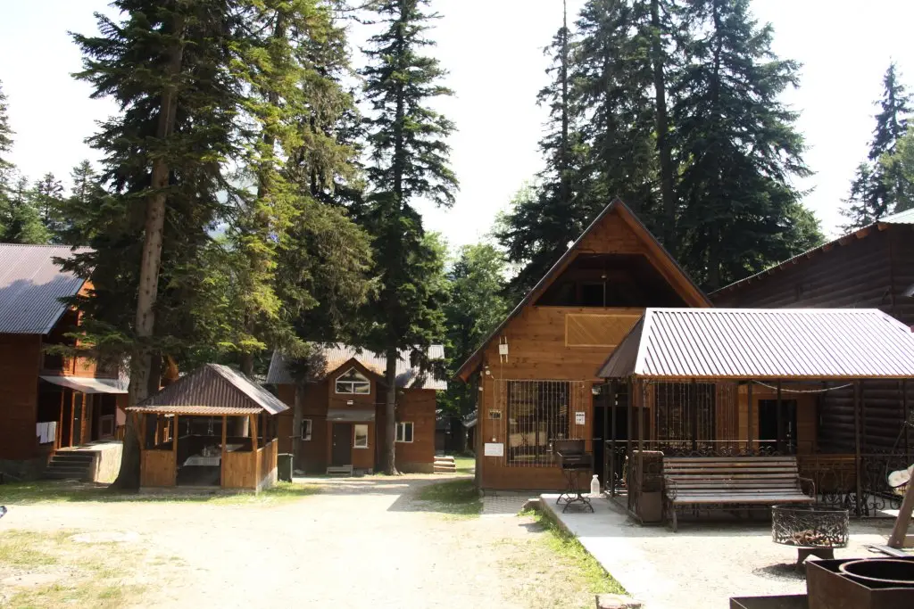 Архыз: База отдыха Forest Yard