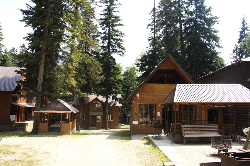 Архыз: База отдыха Forest Yard