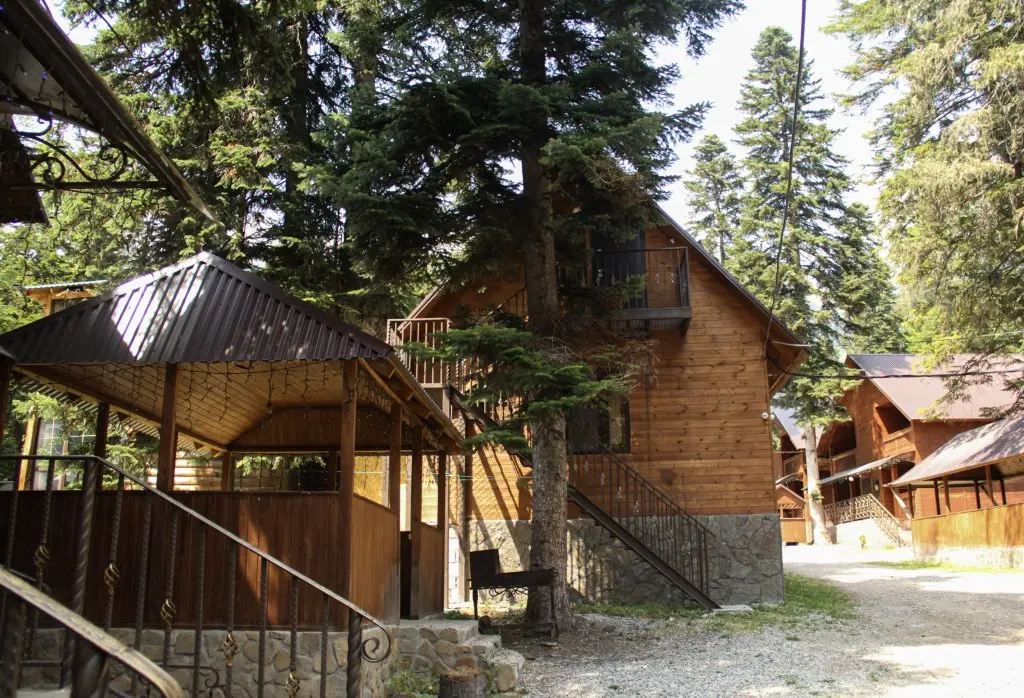 Архыз: База отдыха Forest Yard