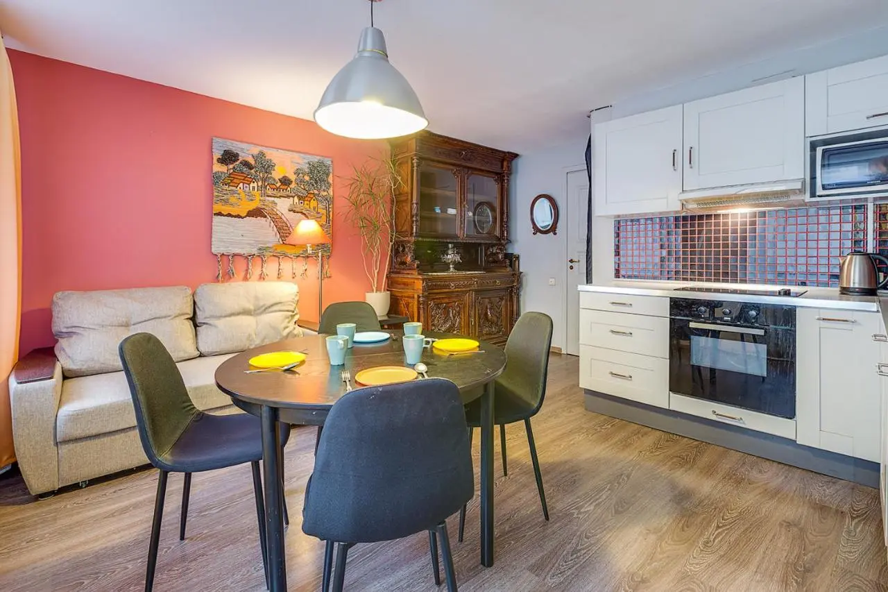 Санкт-Петербург: Apartment Griboedova 37