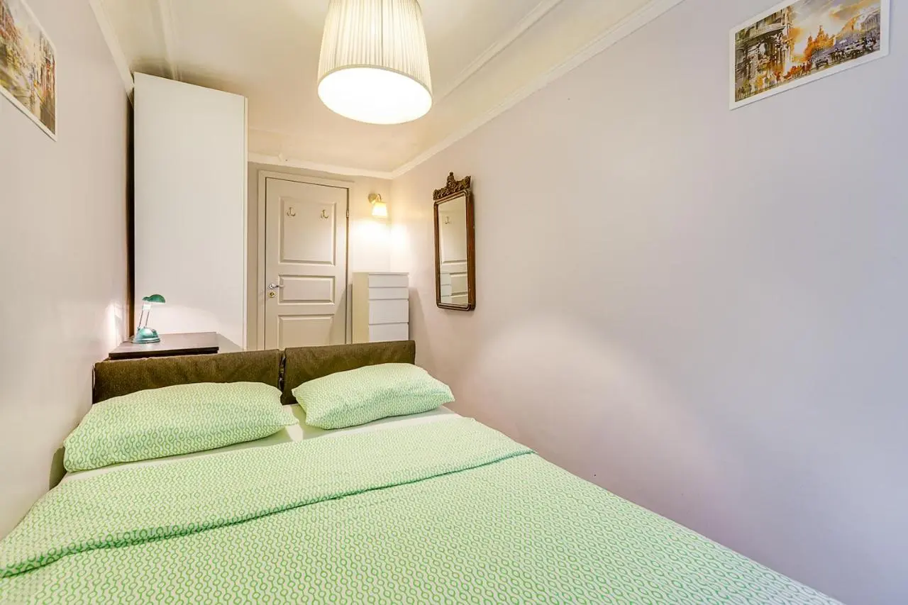 Санкт-Петербург: Apartment Griboedova 37