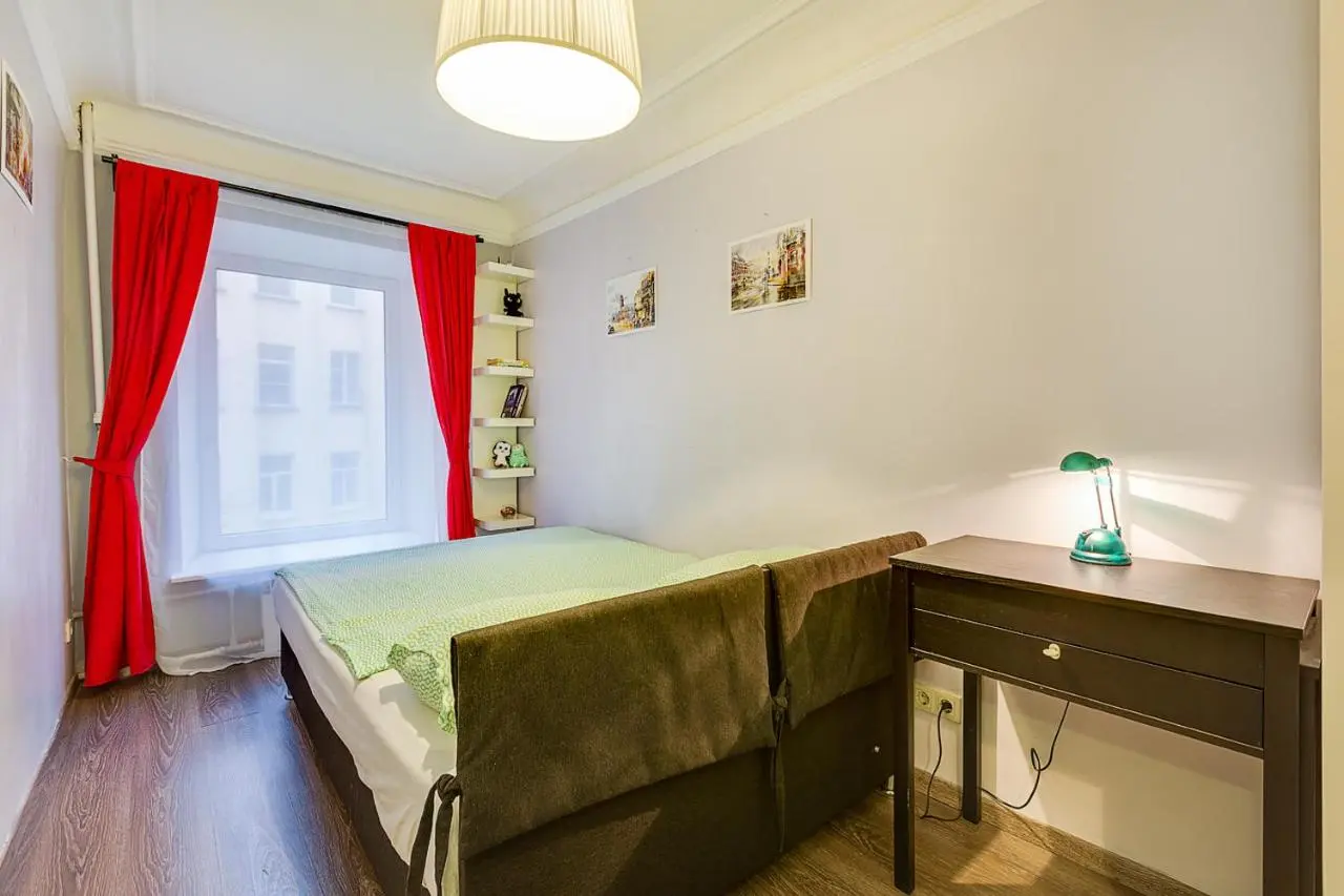 Санкт-Петербург: Apartment Griboedova 37