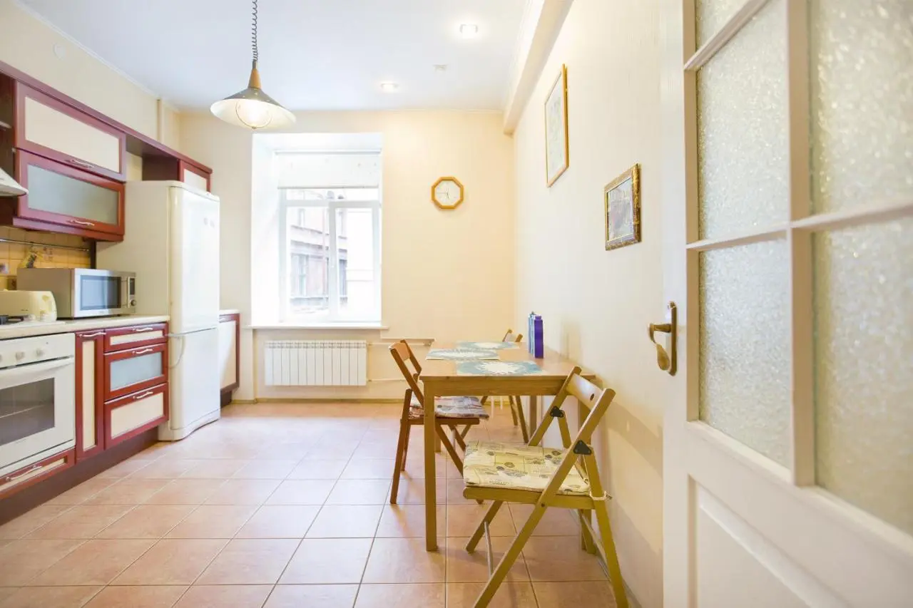Санкт-Петербург: Apartment next to Kazan Cathedral