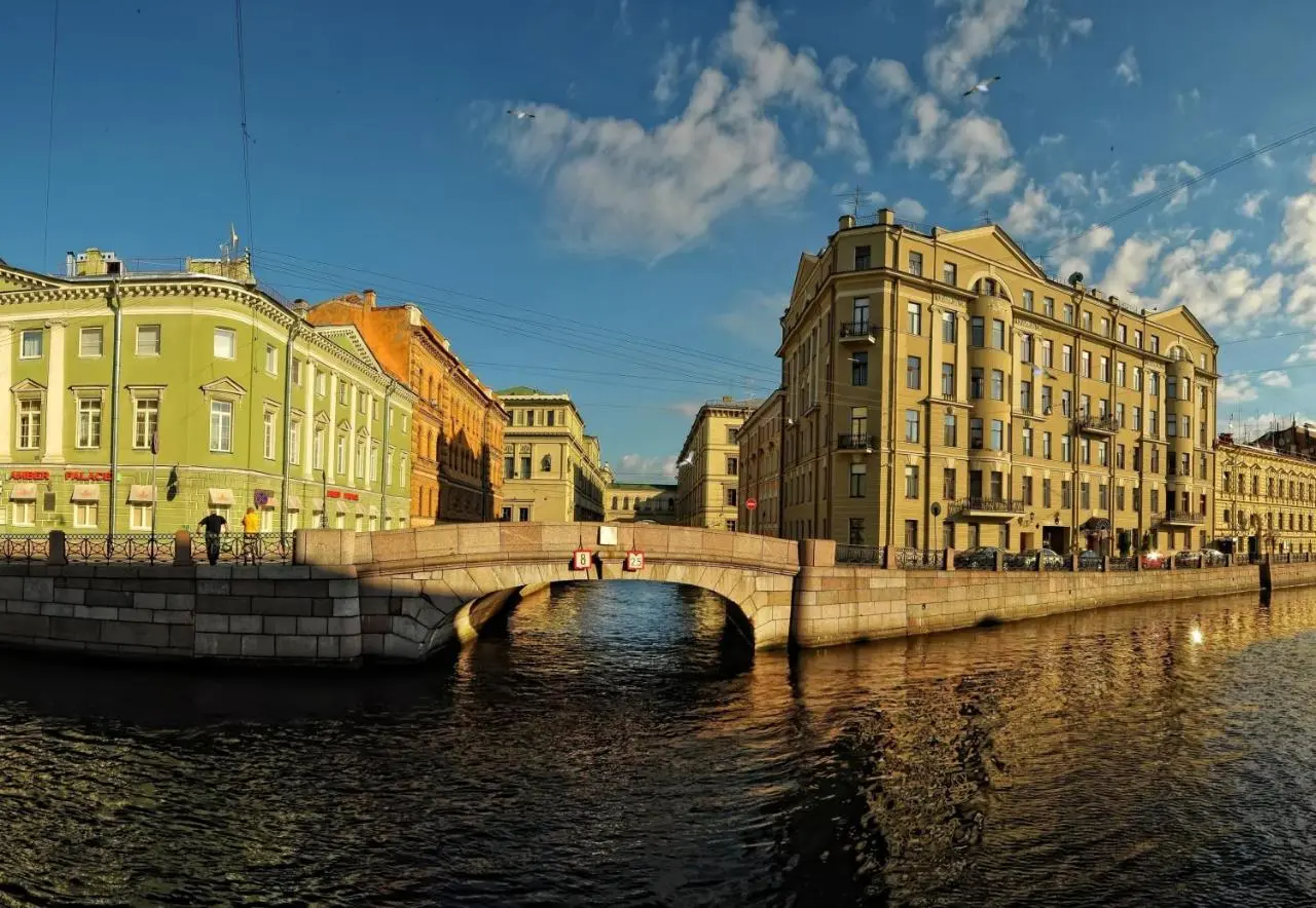 Санкт-Петербург: Apartment on Bukharestskaya