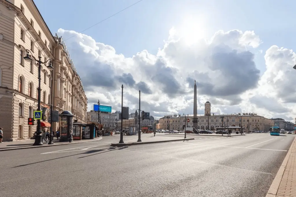 Санкт-Петербург: Меблированные комнаты Монохром