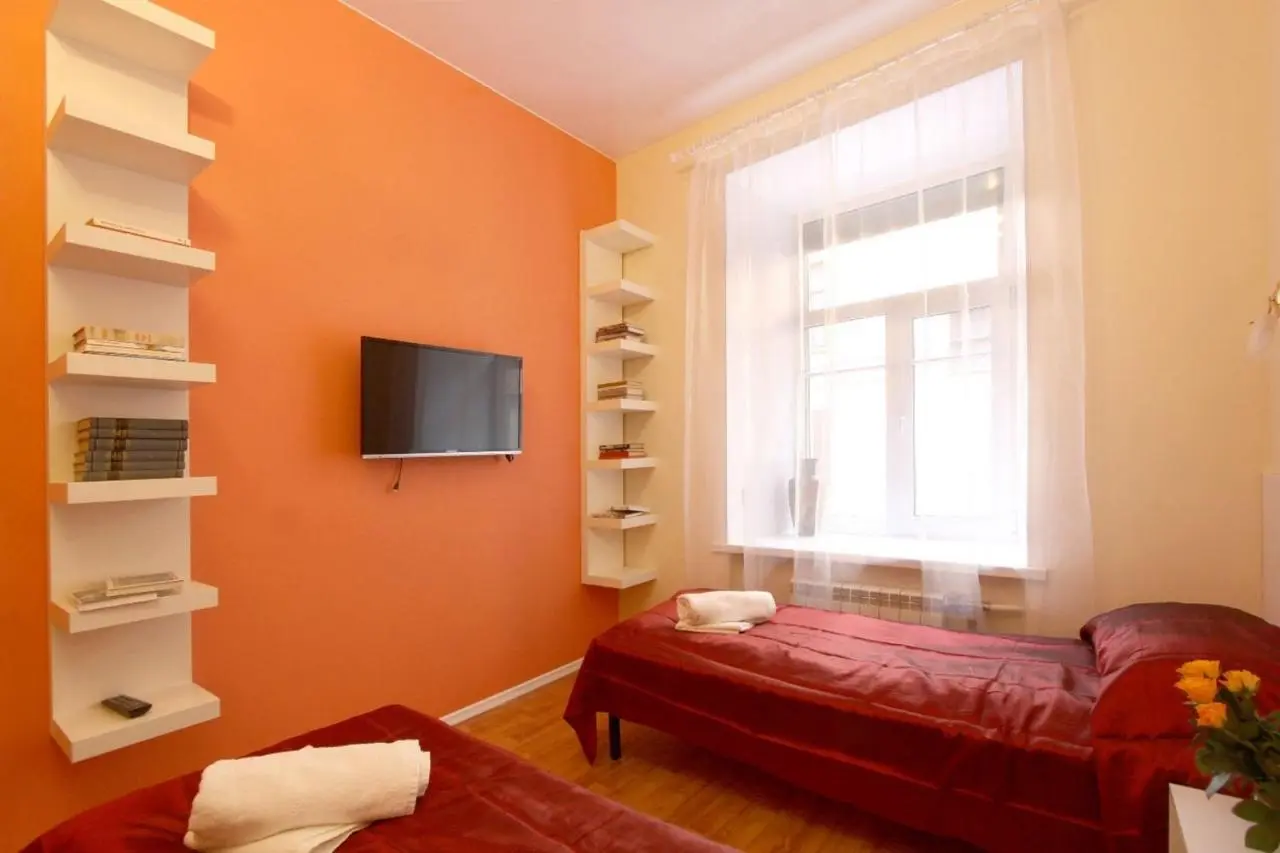 Санкт-Петербург: VPiterVdrug Studios and Apartment