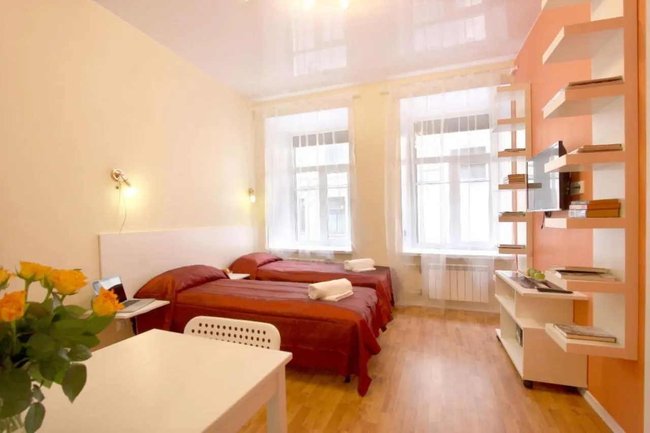 Санкт-Петербург: VPiterVdrug Studios and Apartment