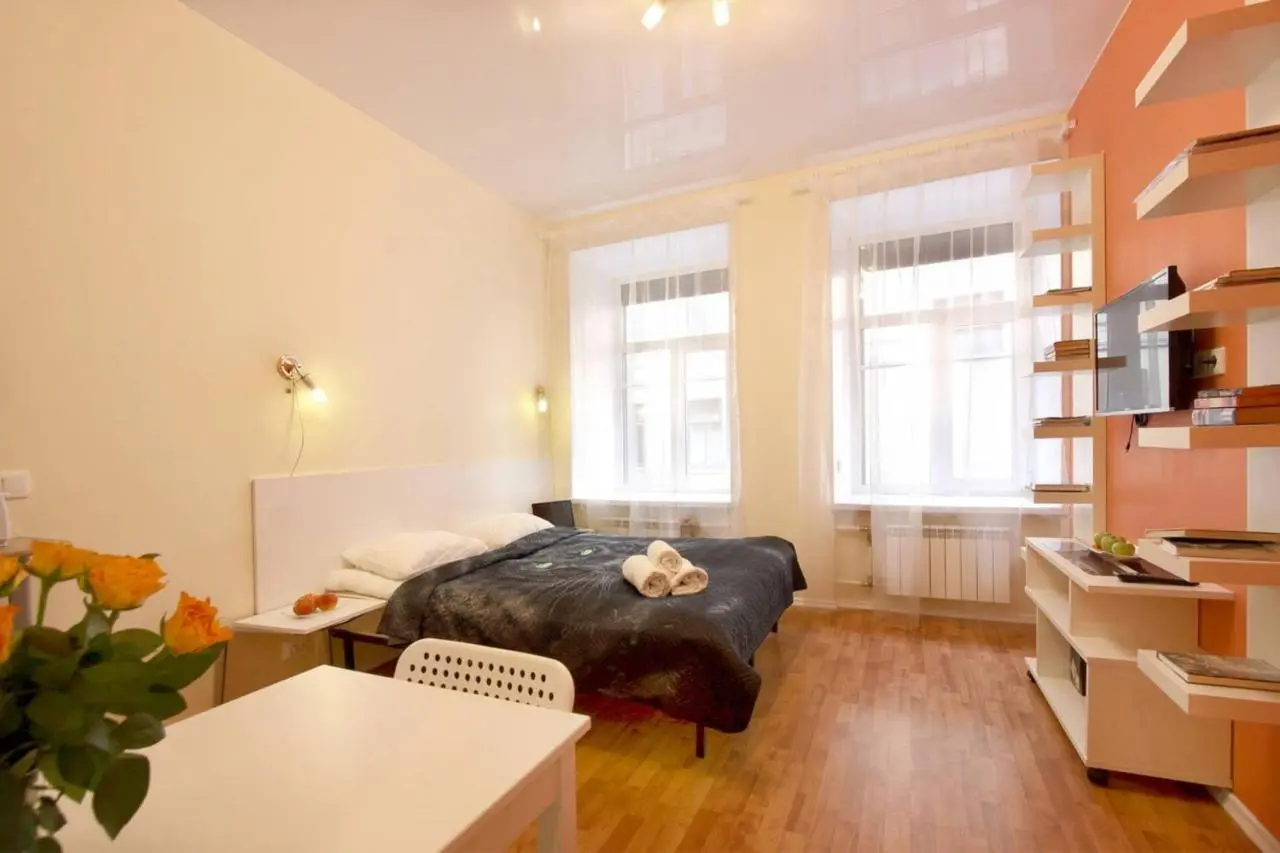 Санкт-Петербург: VPiterVdrug Studios and Apartment