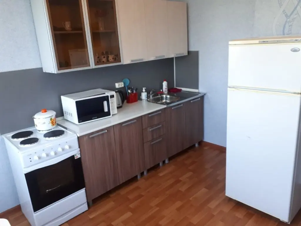 Курск: Aday Apartments (Эдэй Апартаменты) на проспекте Победы 36