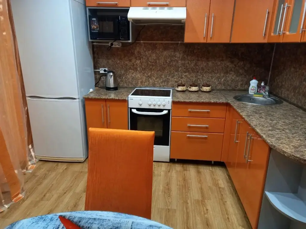 Курск: Aday Apartments (Эдэй Апартаменты) на проспекте Победы 36