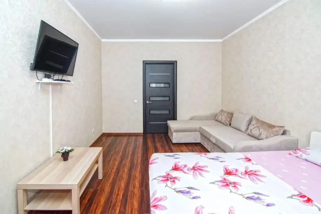 Краснодар: Family Apartments (Фэмили Апартментс) на улице Восточно-Кругликовская 28/1