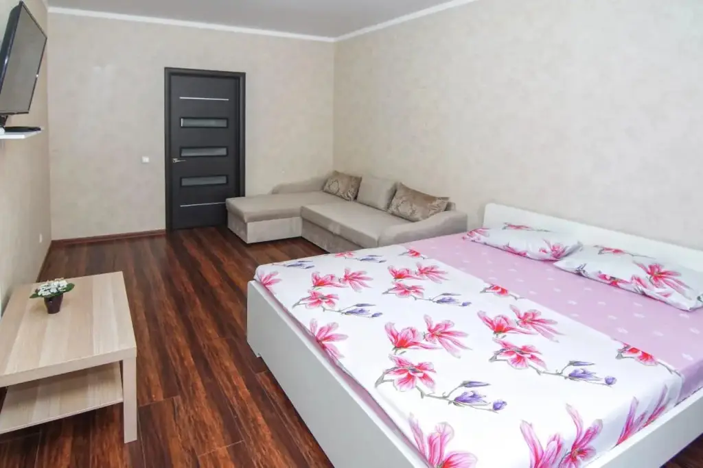 Краснодар: Family Apartments (Фэмили Апартментс) на улице Восточно-Кругликовская 28/1