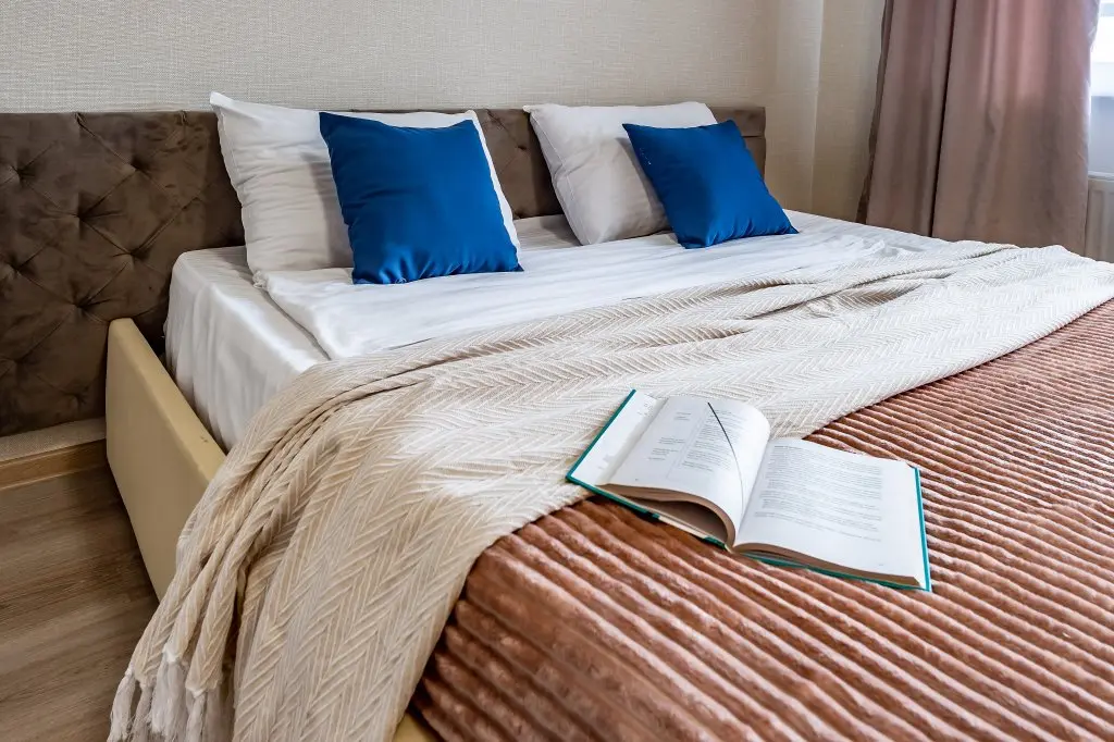 Санкт-Петербург: Квартира ApartMe Среднерогатская