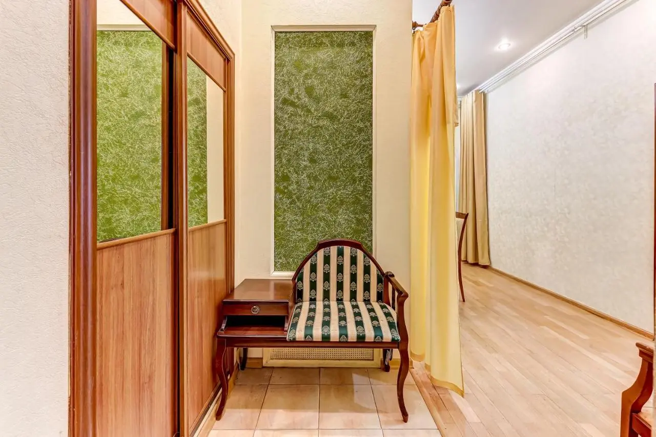 Sukhaparina: Enjoy St Isaak Square 3BR Apartment