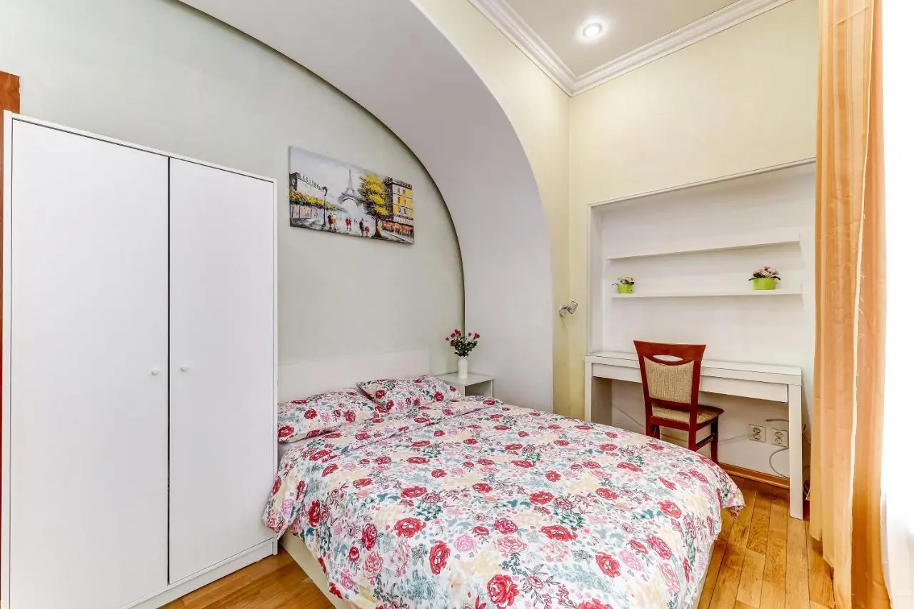 Sukhaparina: Enjoy St Isaak Square 3BR Apartment