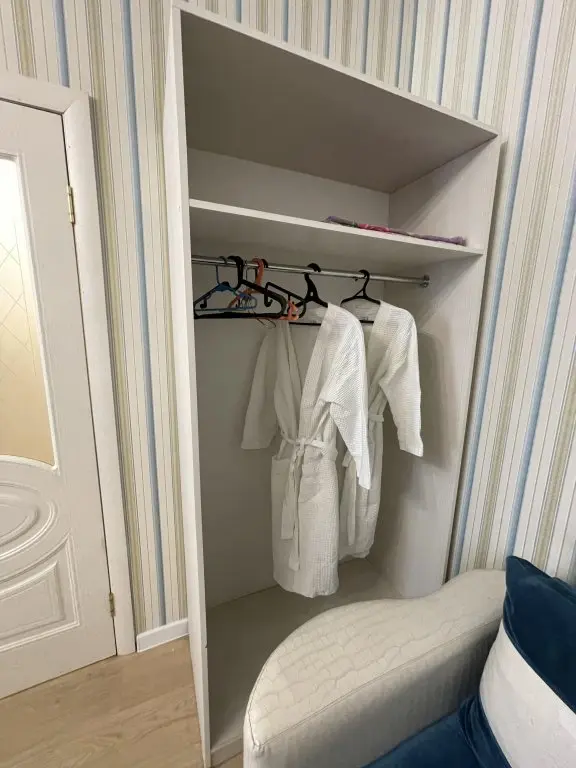 Павлодар: Kamzina 41 1 Apartments