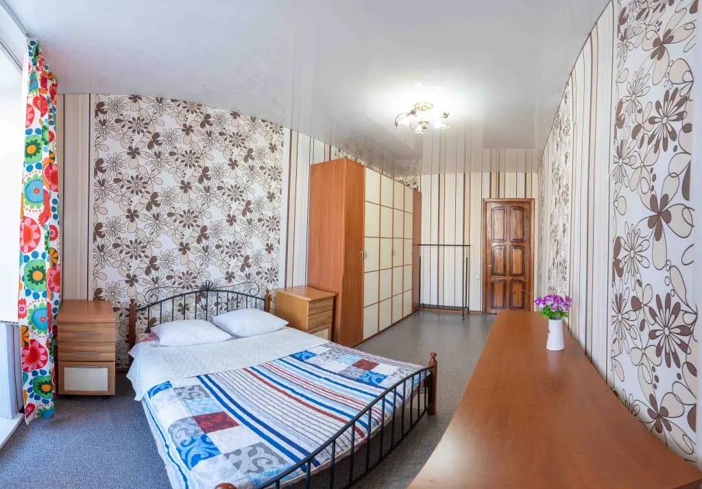 Павлодар: Kvartira Na Torajgyirova 77 Apartments