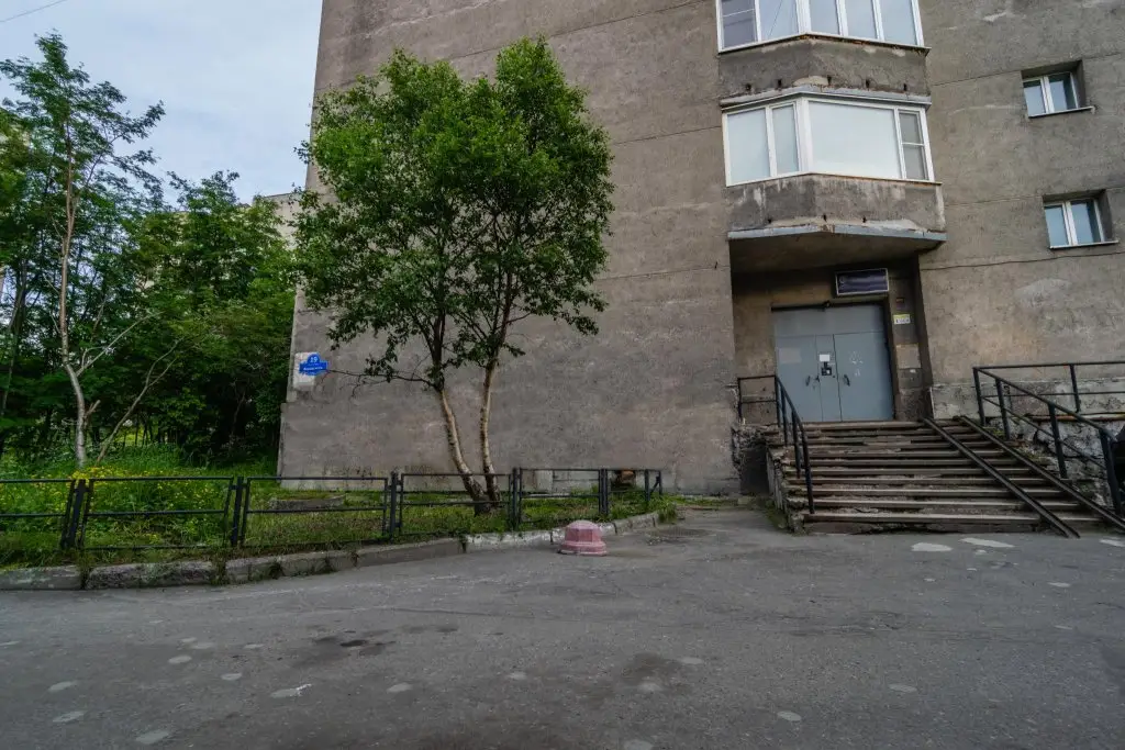 Мурманск: Апартаменты на улице Воровского 19