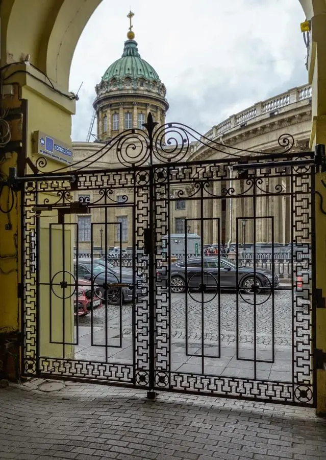 Санкт-Петербург: Делюкс апартаменты с видом на Казанский собор