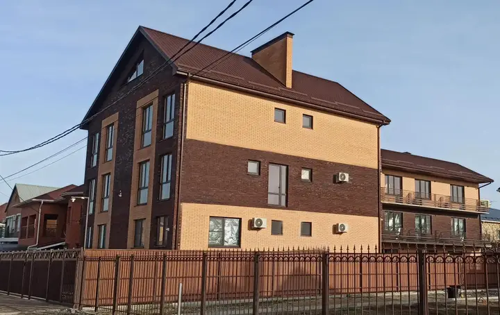 Ейск: House 9 (Хаус 9)