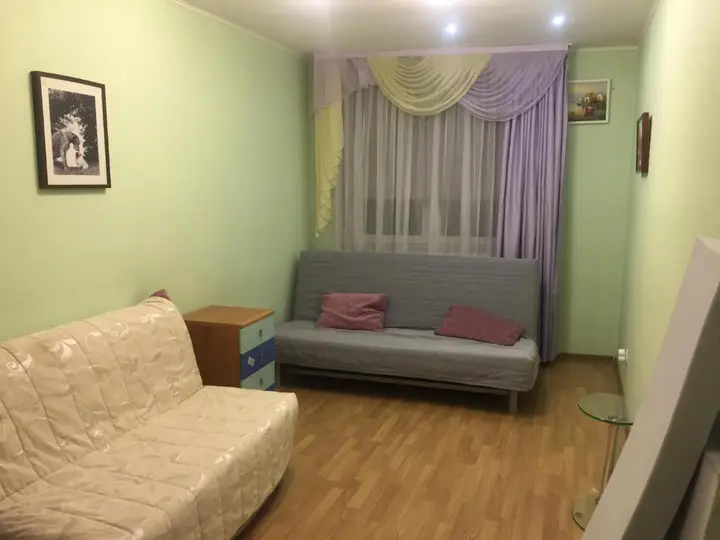 Санкт-Петербург: Apartments Latyshskikh Strelkov, 1