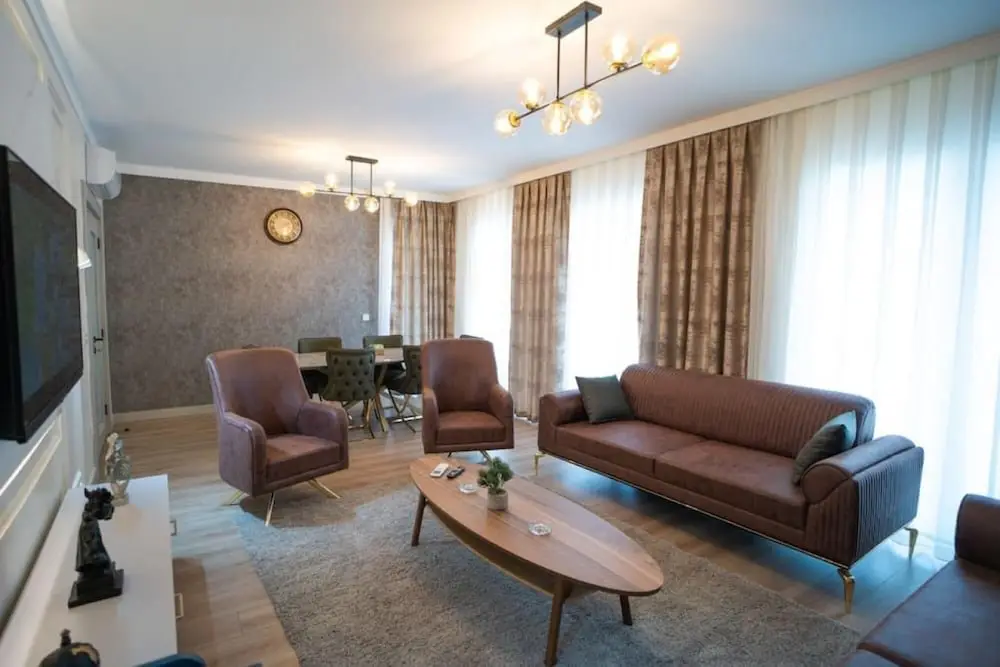 3 B Luxury Apt Near Arena Park AVM — фото 1